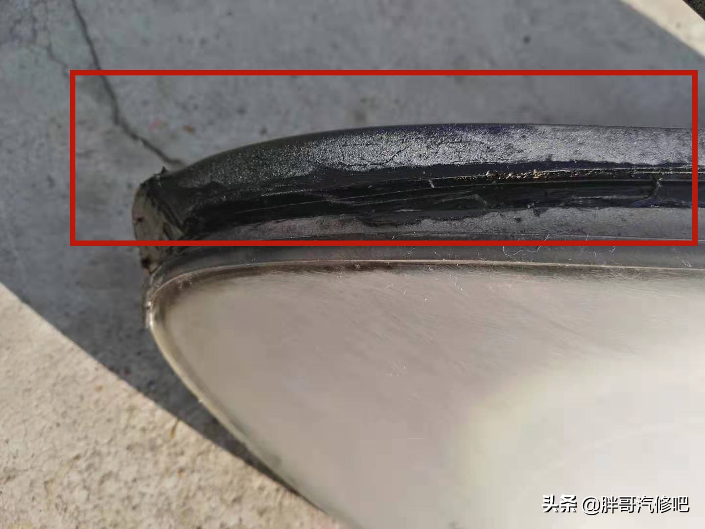 车灯发黄家用方法,大灯漏水发黄怎么补