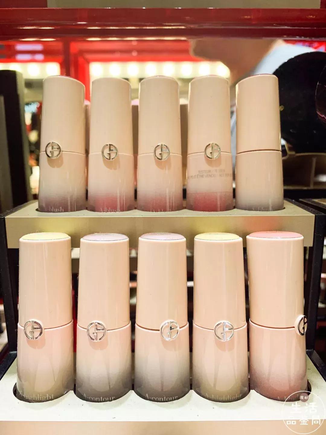 连王嘉尔、郑恺等大牌明星疯狂Pick的阿玛尼快闪店空降魔都