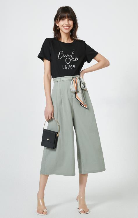 肩窄的女生穿衣搭配技巧,165女生穿衣搭配技巧