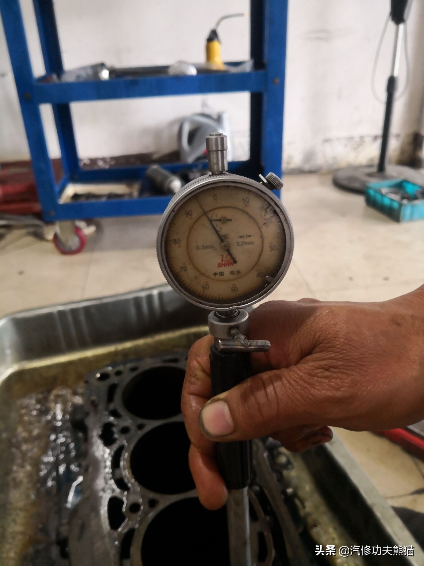 奥迪q5烧机油狂飙,奥迪q5烧机油且发动机抖动