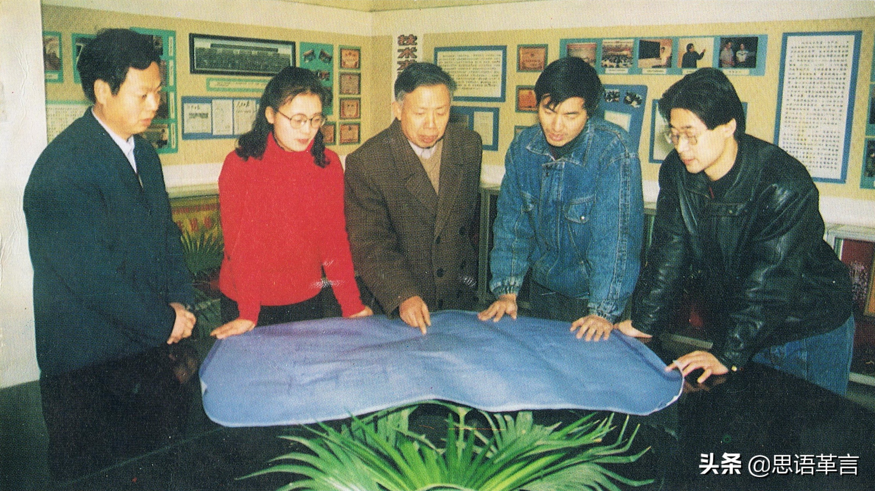 长将思绪忆飞马，总在脑海念二柴