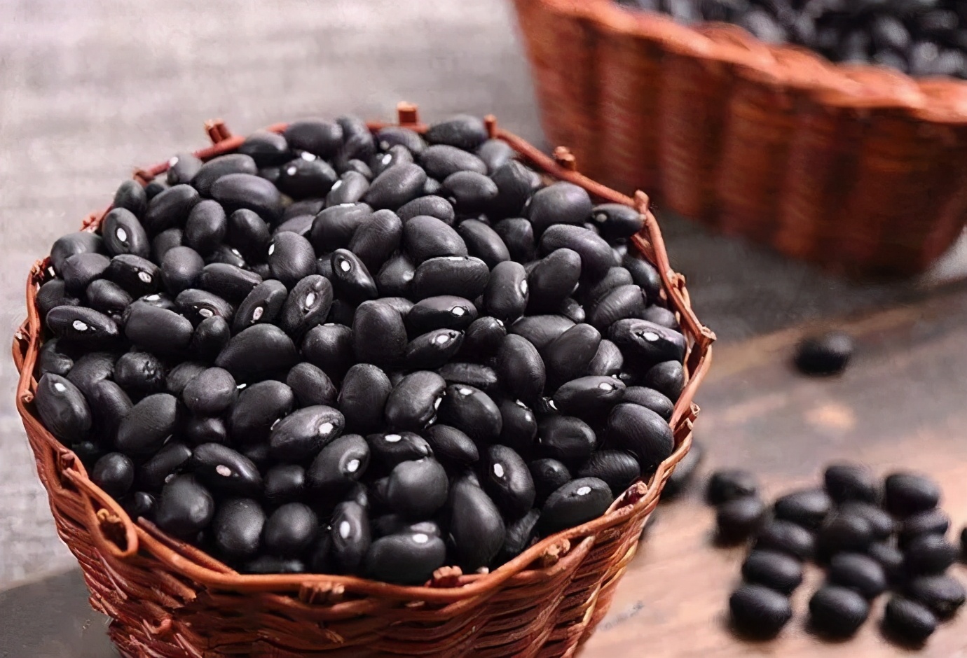 总是不停的出汗什么原因,老是流汗很少是怎么回事