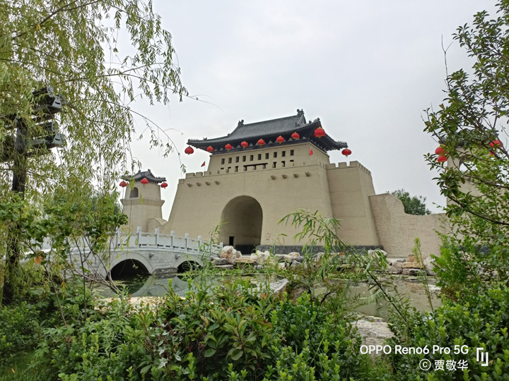 opporeno6标准版自拍拍照测评,opporeno6pro水光人像四摄