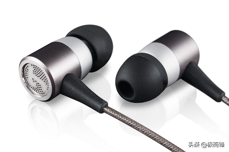 欧洲卖130欧元的耳机国内竟然只卖199人民币，到手后的真实感受