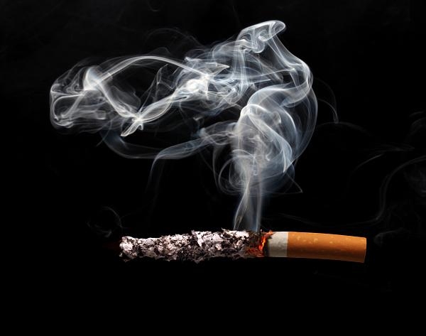 一男子销售香烟被批捕,卖烟男子起诉烟草