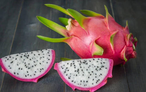 红心火龙果便宜还是白心便宜,买火龙果跟苹果