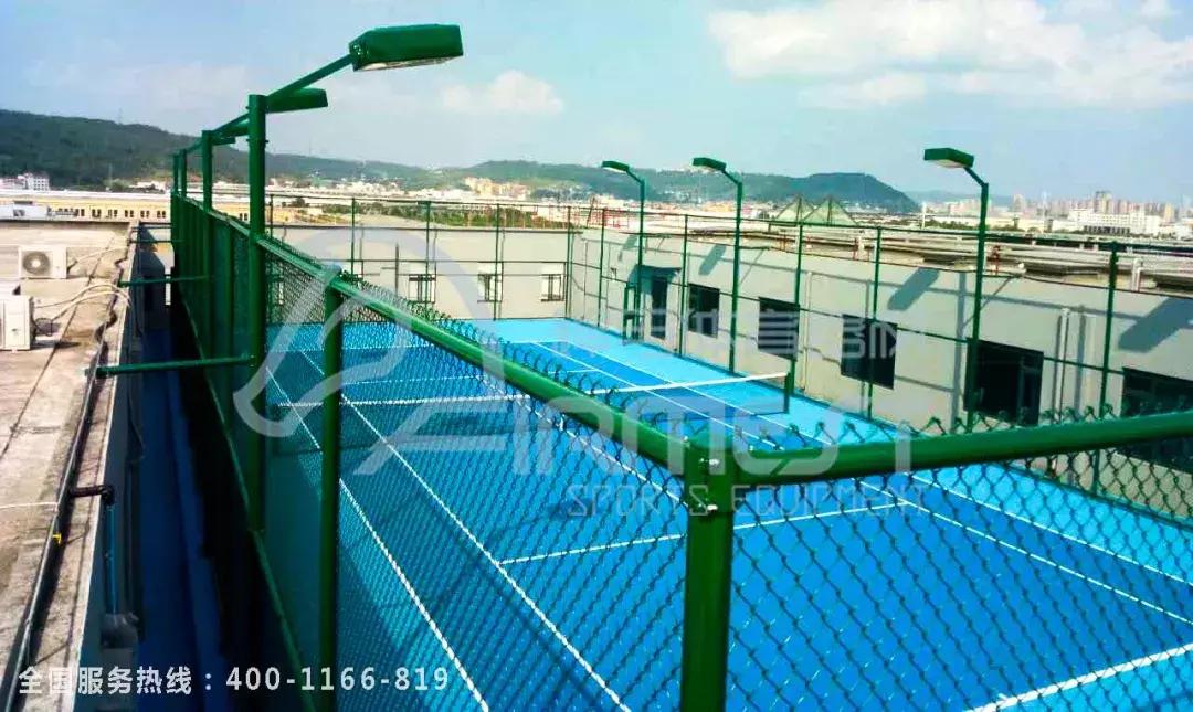 一片网球场造价,怎么建一个网球场