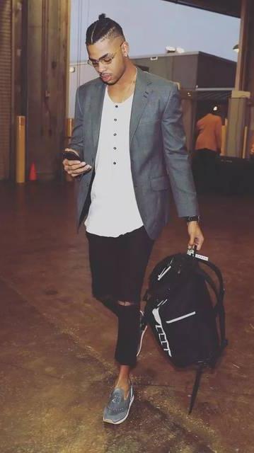 比打球更有范儿nba球员通道穿搭,专门分析nba球员穿搭