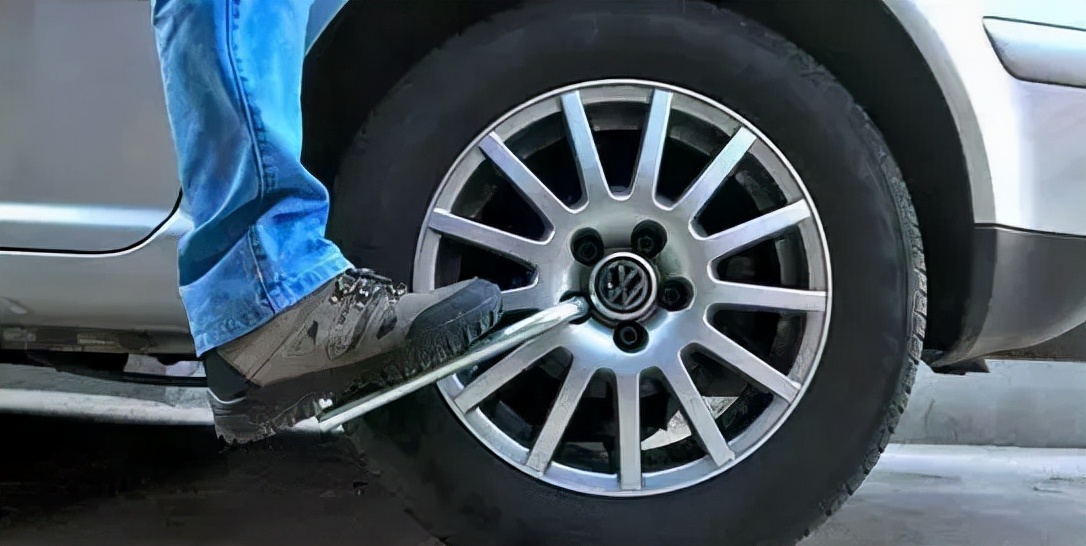 轮毂螺丝坏了有什么症状,轮毂螺丝弯了有影响吗