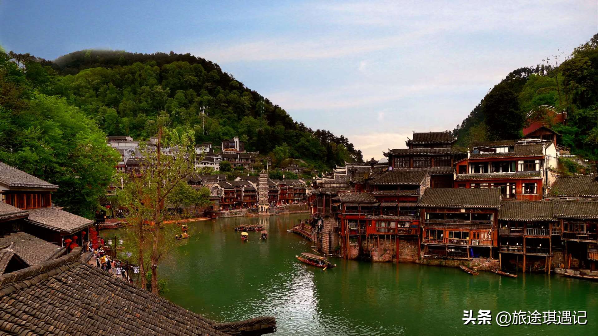 在凤凰古城感受苗族,在凤凰古城与你相遇