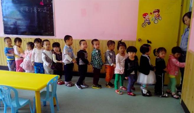 为什么小孩不在幼儿园大便,小孩子为什么不在幼儿园大便