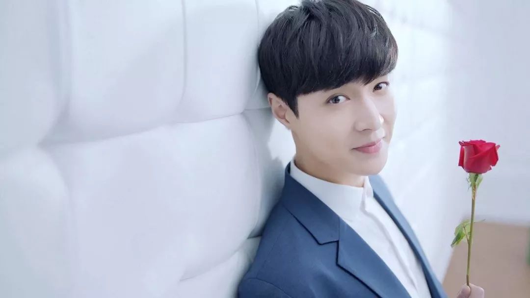 张艺兴退出exo后的发展状况,张艺兴在exo里退出了吗