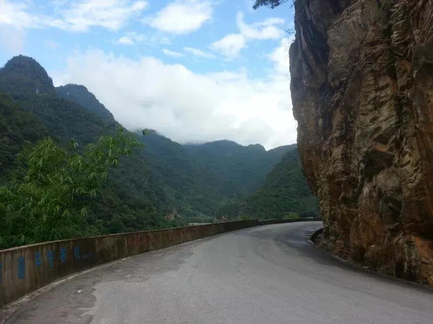 贡山到福贡几个小时,福贡到贡山有班车吗