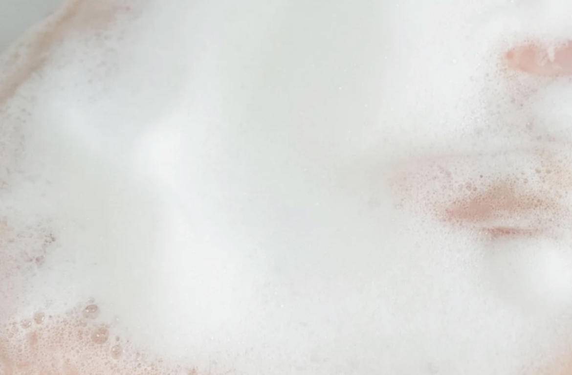 痘痘反反复复又红又疼又痒,痘痘反反复复有一层皮