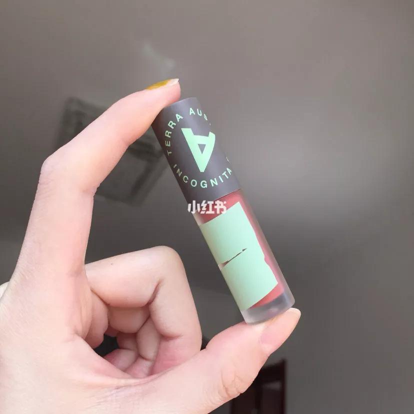 快买了这只口红来人间水蜜桃学院报道！