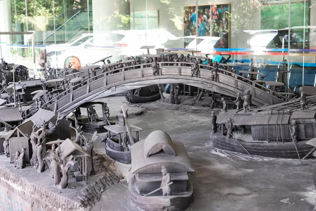 深圳翻身地铁成网红打卡地,深圳网红打卡地点富士康光明小镇