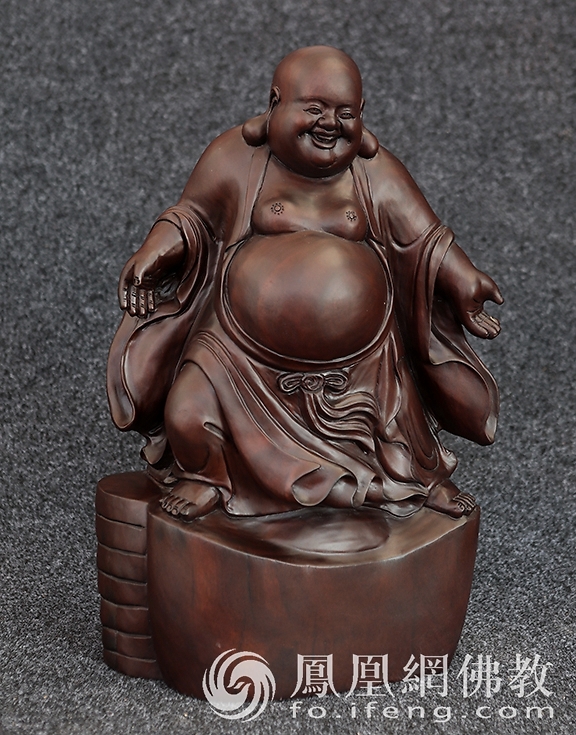 桐柏山木雕博物馆弥勒佛雕像,桐柏木雕博物馆龙的雕像
