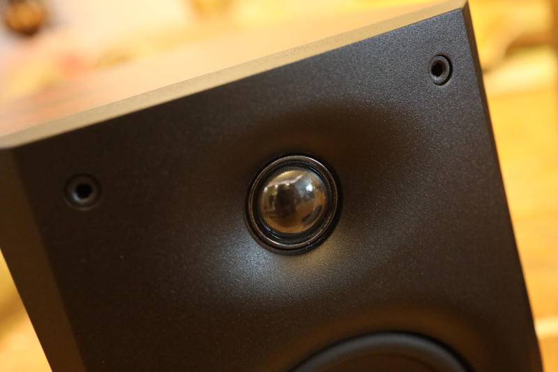 惠威d1100和漫步者s1000有什么区别,惠威d1100和漫步者r2000db对比