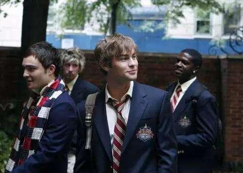 中国高中的校服跟日本校服对比,世界上各国小学校服大比拼