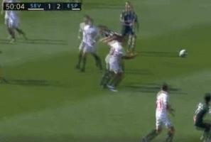 武磊第三次进球,武磊进球球迷欢呼