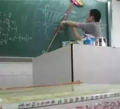 有个搞笑的老师是怎样的体验,幽默的老师是什么体验