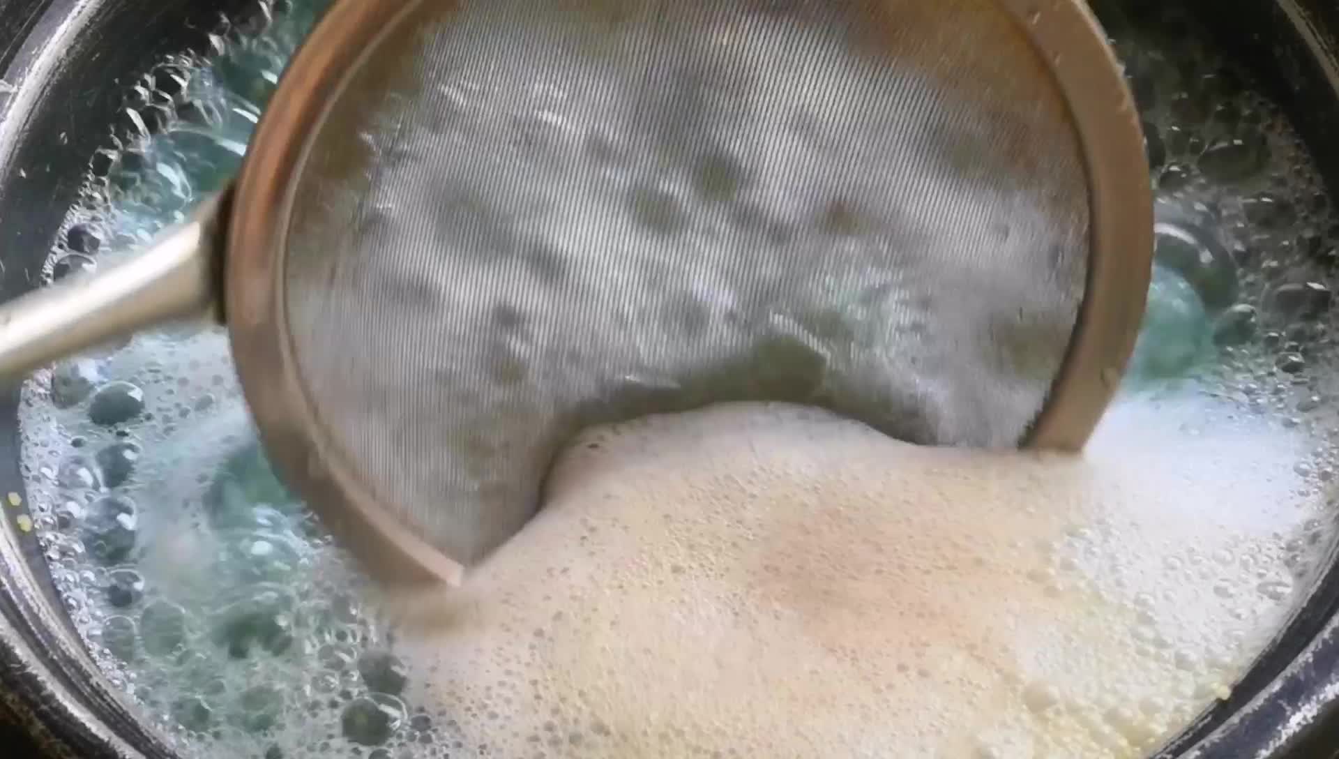 奶香又好喝的南瓜粥,紫薯南瓜粥制作