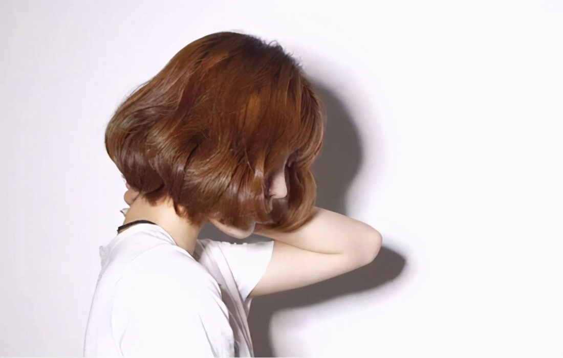 染发打蜡是液体还是膏体,染发打蜡干打还是湿发打