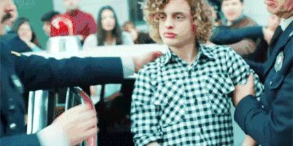 *欲情**疯狂、*社会反**，他美得像梦露却杀人无数