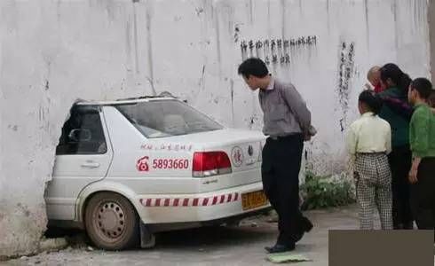 驾考科目二曲线行驶怎样过,驾考科目二曲线行驶正确方法