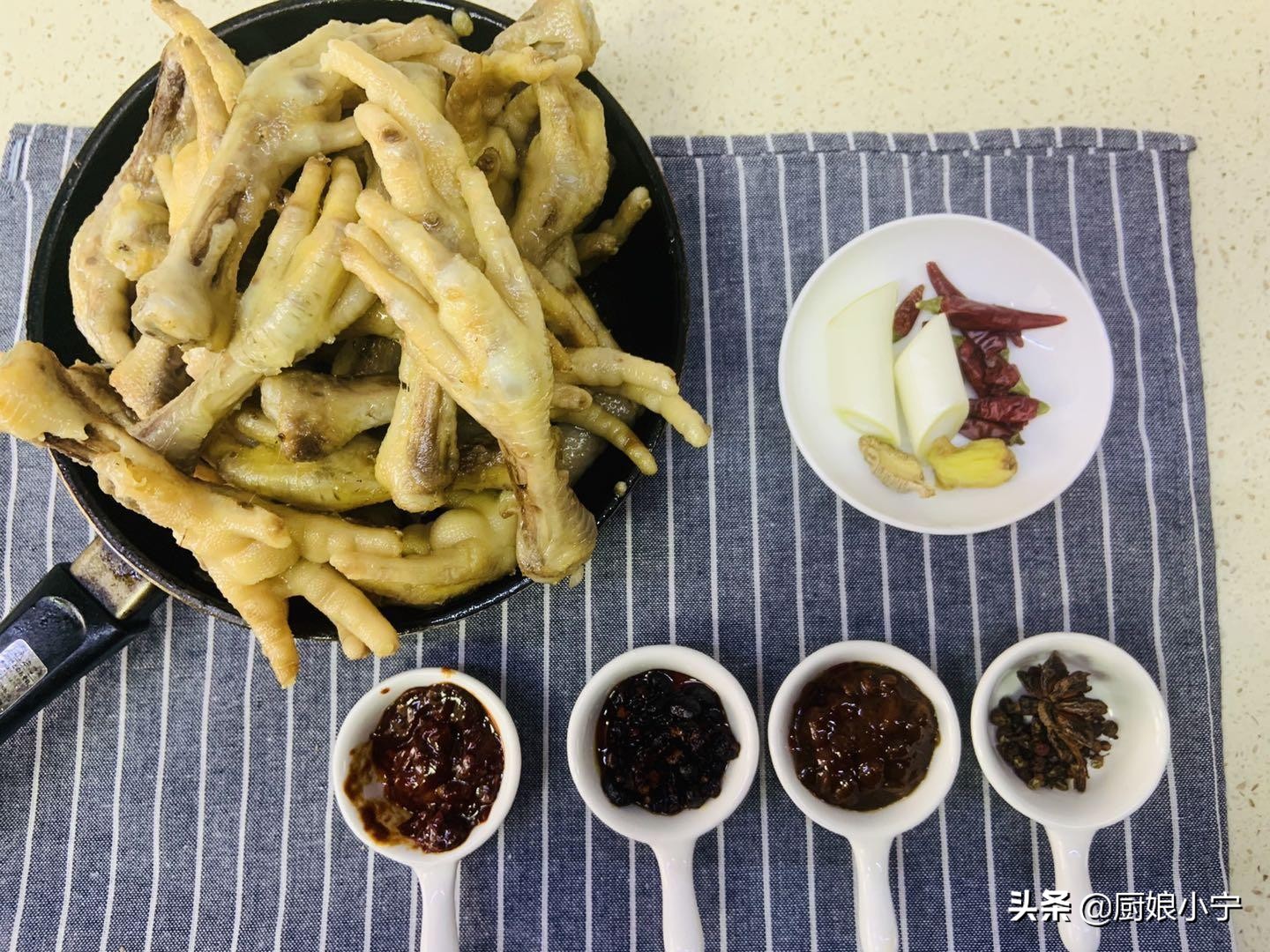 *鸡做**爪多加这一步，软烂不破皮，一口一个吸溜着吃