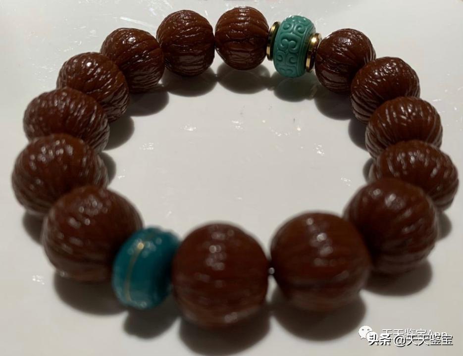 最好的猴头核桃,怎么分辨是不是猴头核桃雕刻的