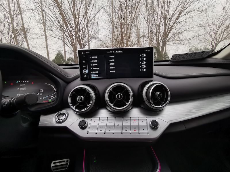 试驾weyvv7混动版,试驾weyvv7phev视频