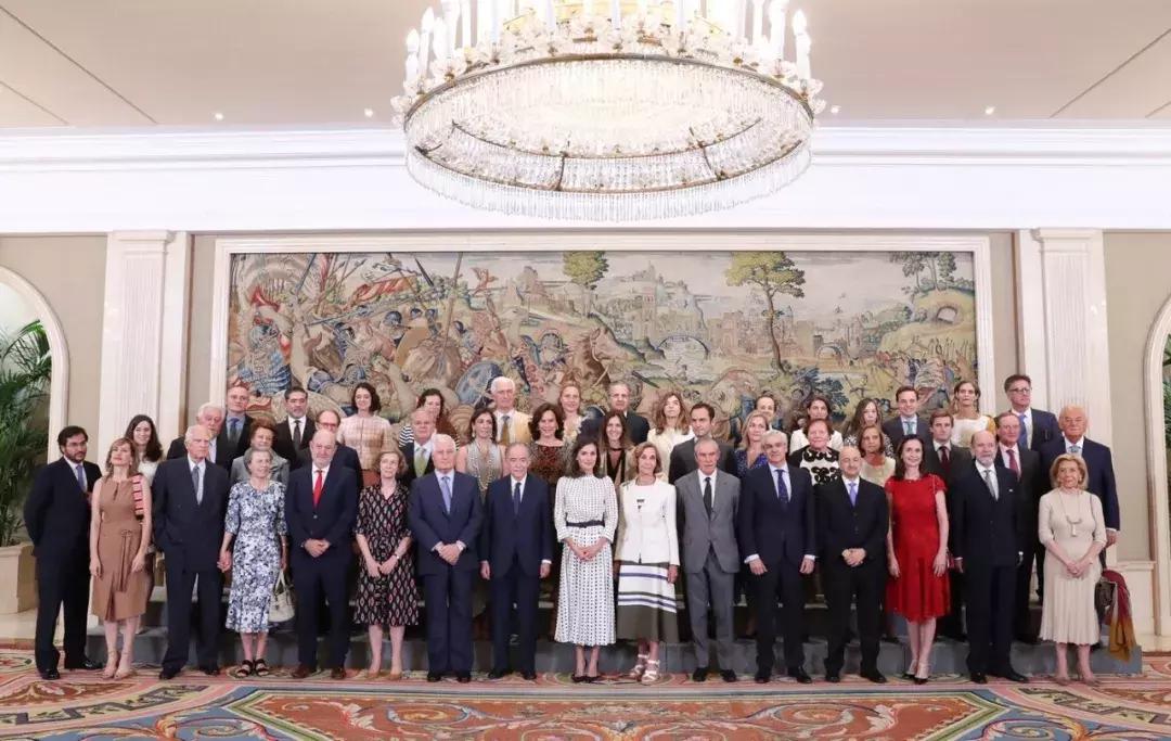 西班牙王妃穿衣,西班牙王妃穿着