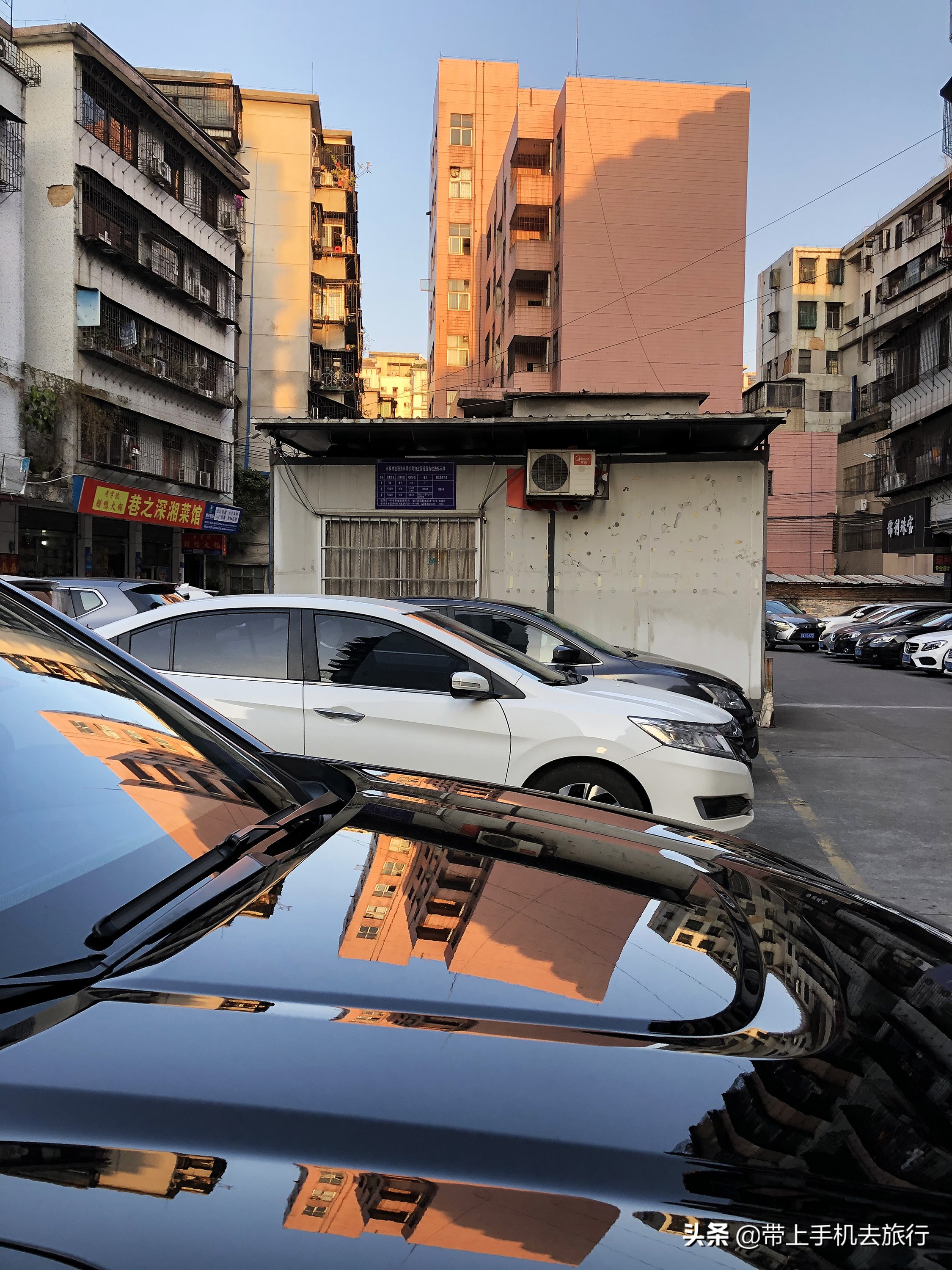 手机拍摄照片如何镜面反射,手机拍照怎样调节镜面反射