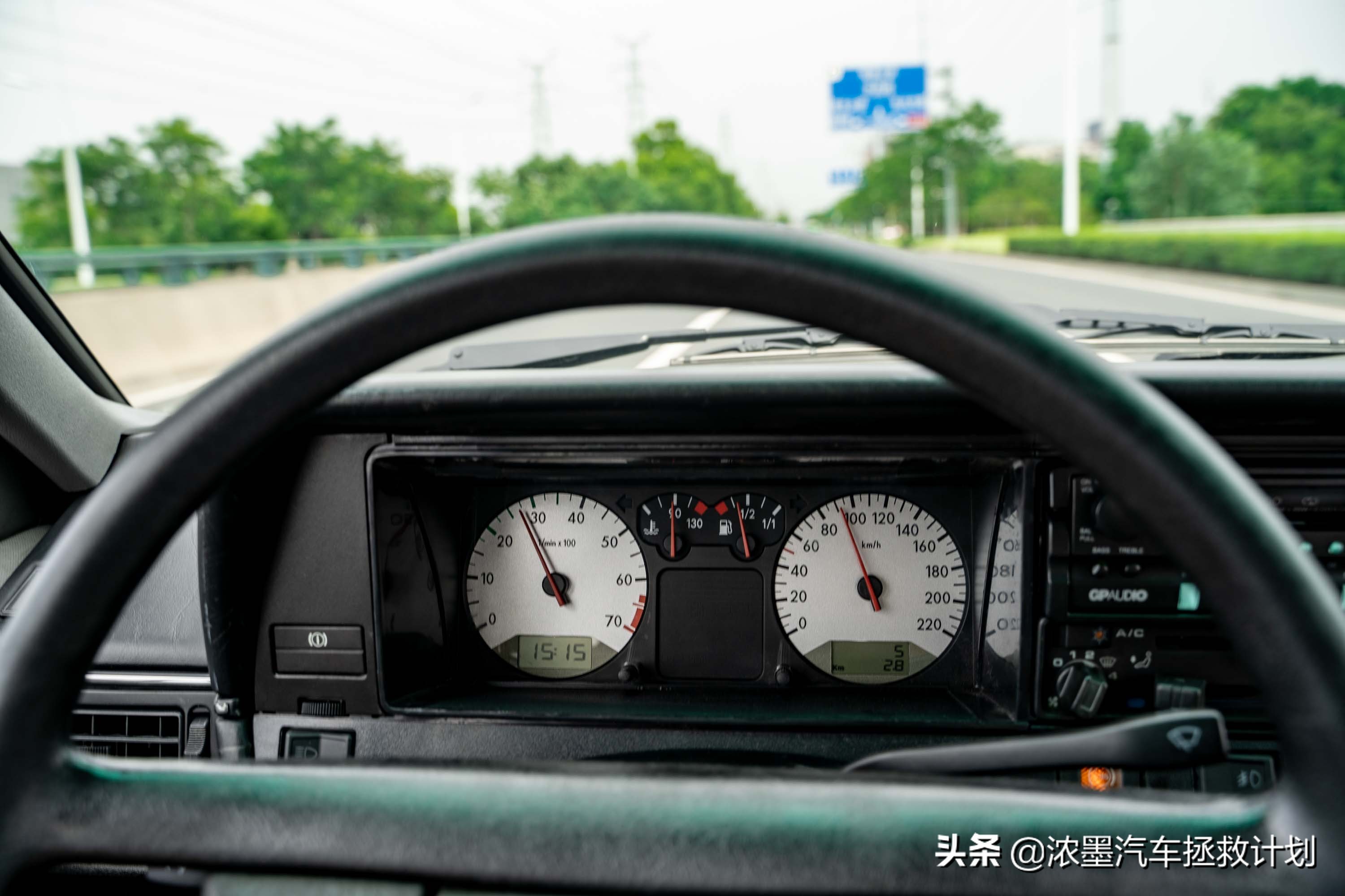 「妙手生花」重建一台战损级桑塔纳，带给它历经千般后的华丽重生