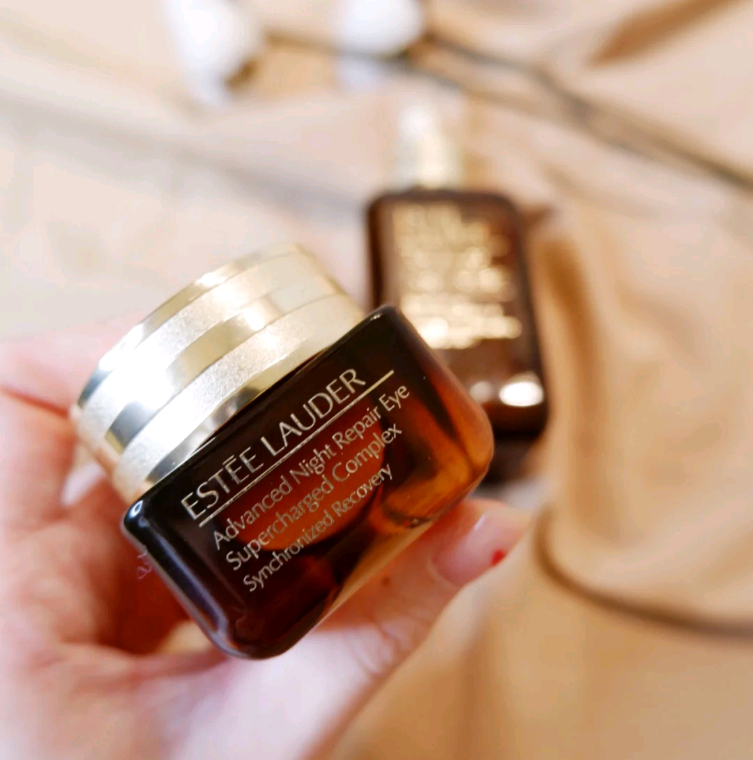 雅诗兰黛小棕瓶和兰蔻眼霜哪个好,雅诗兰黛小棕瓶和兰蔻小黑瓶对比