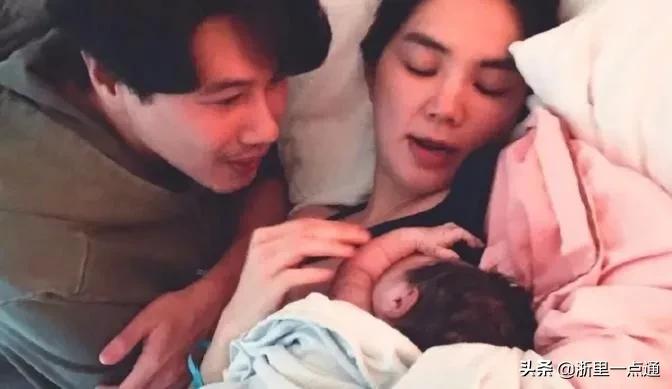 产妇生完娃后冲出产房暴打老公,生孩子的最猛产妇