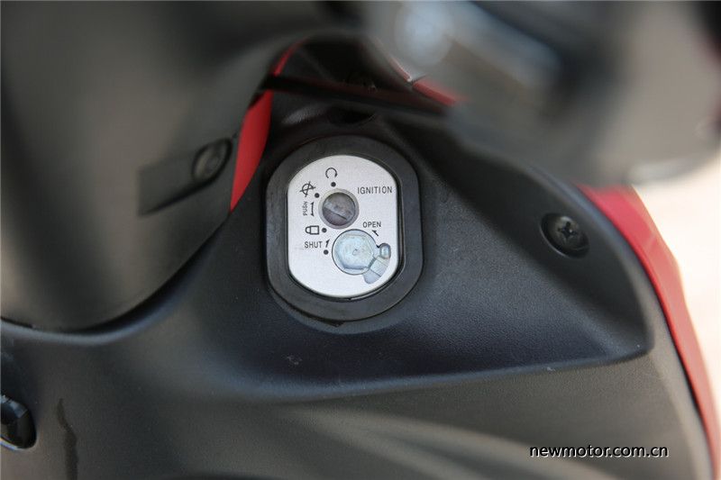 雅马哈和铃木的uu125踏板哪个好,125踏板雅马哈和豪爵怎么选