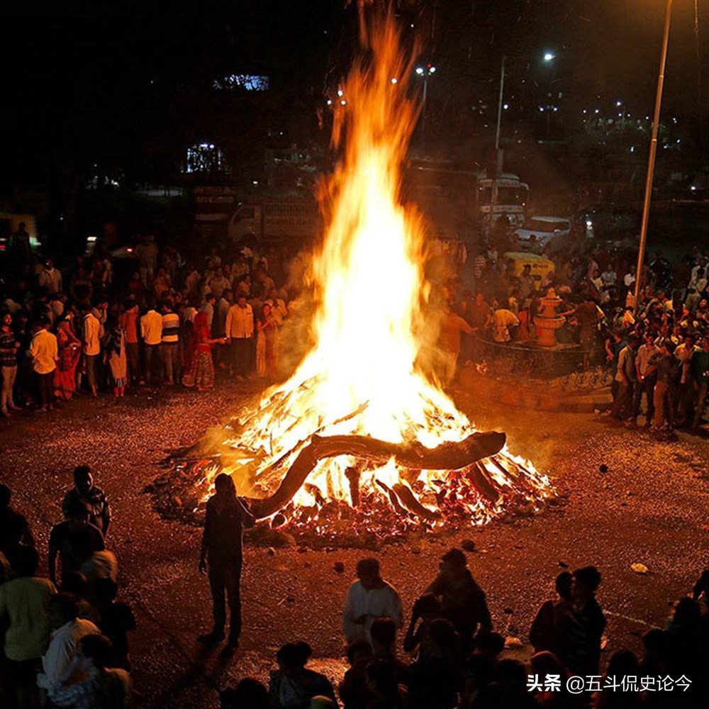 印度的胡里节是怎么过的,印度胡里节简介