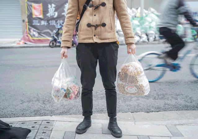 10㎡的食品厂，开了25年，吃过6种以上的孩子都打酱油了吧？