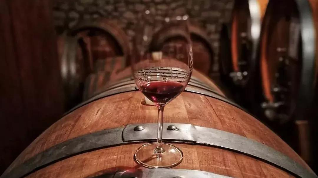 葡萄酒分类按饮用方式,葡萄酒分类介绍