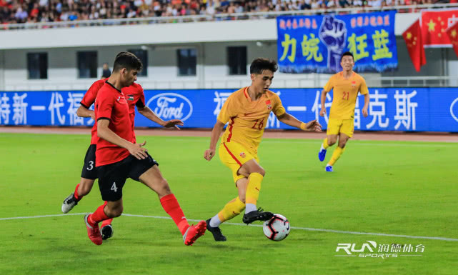 足球万人欢呼现场,足球比赛全场轰动