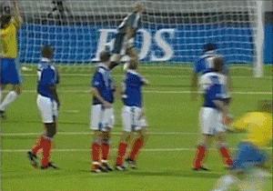 足坛退役最晚的人,足坛现役老将球员排名前十