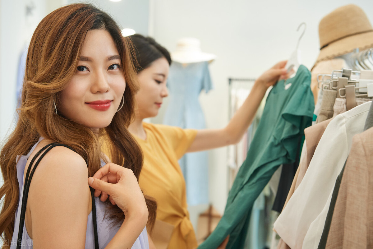 全职宝妈开服装店可行吗,一个女孩开服装店一年赚280万