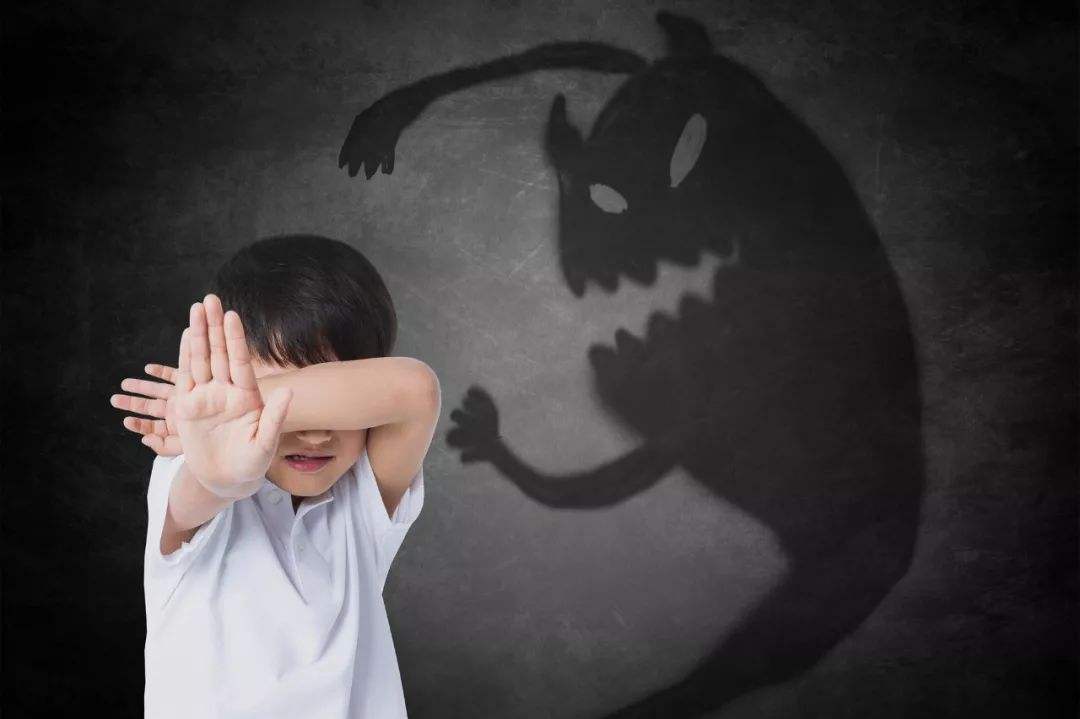 带小孩参加葬礼,带孩子参加了葬礼