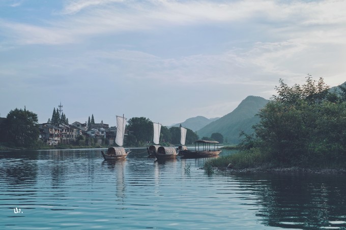 心中有桃花源何处都是山水间,心中若有桃花源何处是水云间
