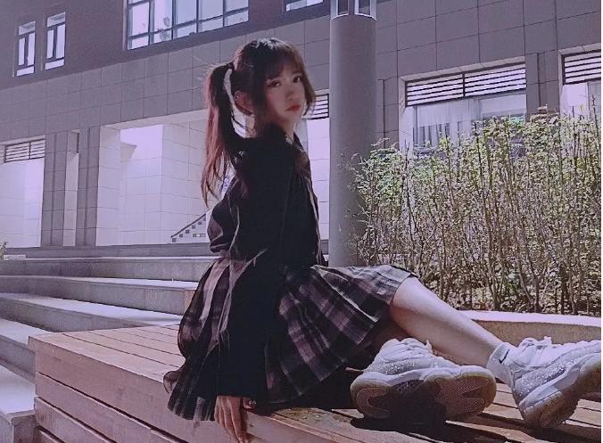 女儿买了一套jk制服,妈妈给女儿买的jk制服