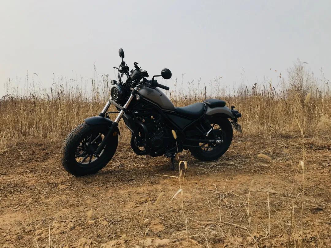 五羊本田cm500摩托车最新款,本田cm500和cm300区别