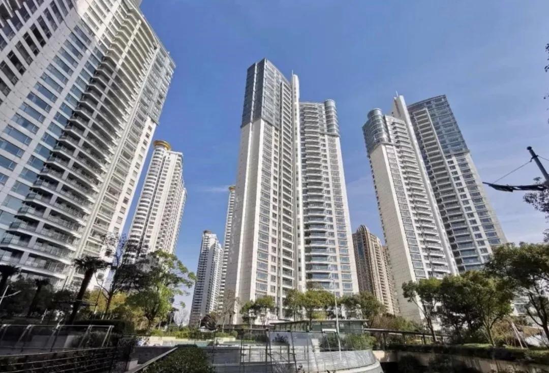 买海景壹号还是汤臣一品,上海中粮海景壹号vs汤臣一品