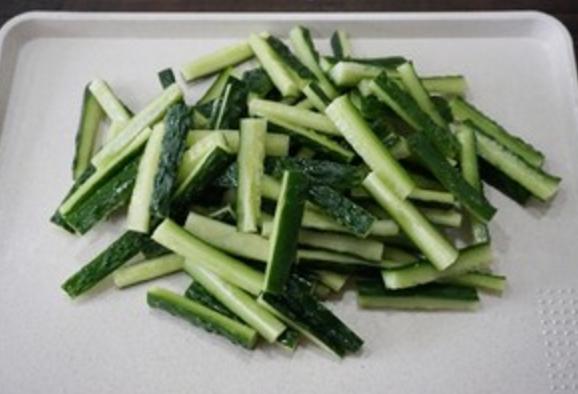 腌黄瓜脆的怎么腌,腌黄瓜简单低脂